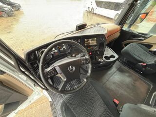 Mercedes-Benz Actros 2551 6x4 375kW