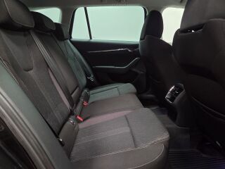 Skoda Octavia Combi Elegance 1.5 110кВ