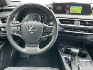 Lexus UX 250h 2.0 112кВ