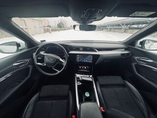 Audi e-tron 55 quatrro S-line 300kW 158kW