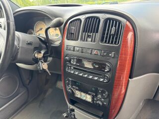 Chrysler Voyager Limited 2.8 110kW