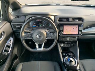 Nissan LEAF N-Connecta 90kW