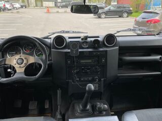 Land Rover Defender 2.4 90kW