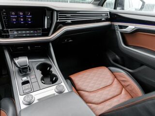 Volkswagen Touareg R-line 3.0 V6 210kW