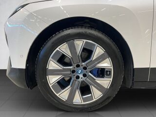BMW iX xDrive 40 Sportpakett 240kW