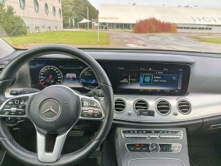 Mercedes-Benz E 220 2.0 143kW