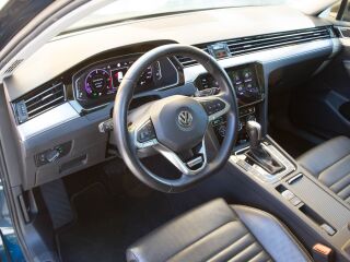 Volkswagen Passat R-Line Variant 4Motion 2.0 BIT TDI 176кВ