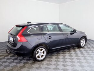 Volvo V60 Summum AWD 4x4 ATM 2.4 D5 151кВ