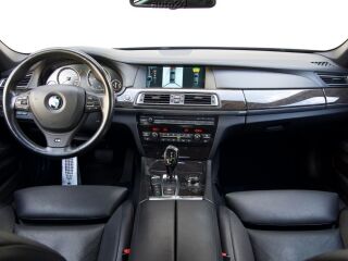 BMW 750 iL M-Pack xDrive 4.4 V8 N63B44 300kW