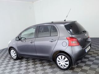 Toyota Yaris Linea Sol A-C 1.3 64kW