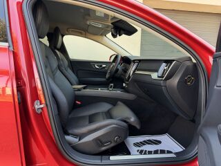 Volvo V60 Inscription Facelift MY23 2.0 B4 KERS MILD Kerghübriid 145кВ