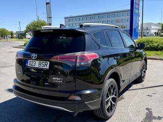 Toyota RAV4 Premium 2.5 114kW