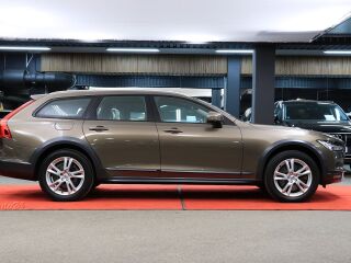 Volvo V90 Cross Country 2.0 140kW