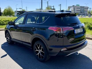 Toyota RAV4 Premium 2.5 114kW