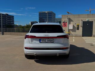 Audi e-tron 55 quatrro S-line 300kW 158kW