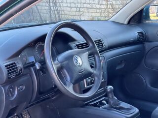 Volkswagen Passat 1.6 R4 74kW