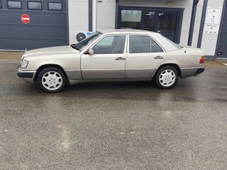 Mercedes-Benz E 260 2.6 118kW