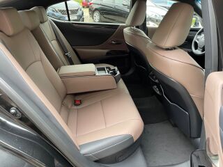 Lexus ES 300h 131kW