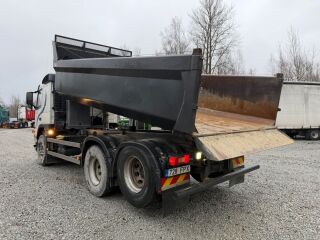 Volvo FM 340 6x2 box vibra