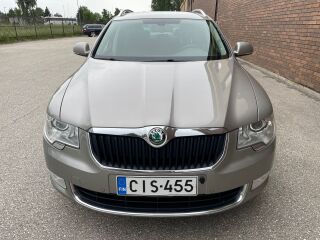 Skoda Superb 4 x 4 2.0 TDI 103кВ