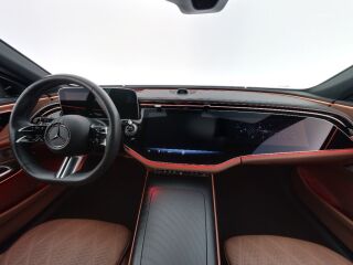 Mercedes-Benz E 300 de 4Matic AMG Plug-in 2.0 R4 145kW