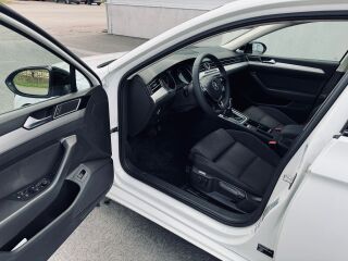 Volkswagen Passat R-Line 2.0 R4 TDi 110kW