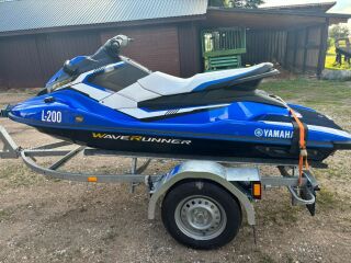 Yamaha WAVERUNNER 1.0 R3 74кВ