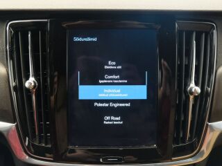 Volvo V90 Cross Country 2.0 D5 177kW