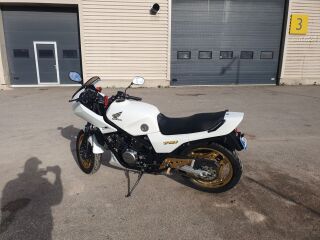 Honda VF 750 F V4 66kW