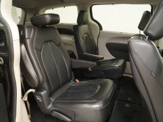 Chrysler Pacifica Touring 3.6 214kW