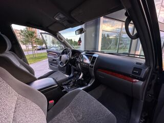 Toyota Land Cruiser Black 3.0 127kW
