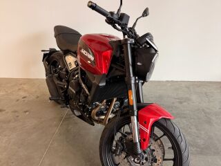 Moto Morini Seiemmezzo STR 650 44кВ