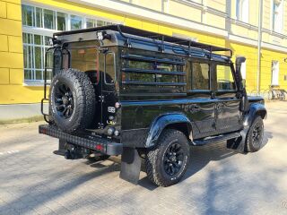 Land Rover Defender LXV 2.2 90kW