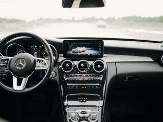 Mercedes-Benz C 300 e 2.0 235kW