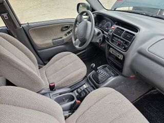 Suzuki Grand Vitara 2.5 106kW