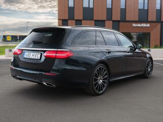 Mercedes-Benz E 400 AMG Night Pack 4 Matic 3.5 245кВ