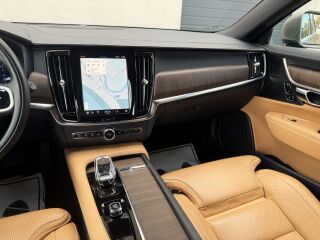Volvo V90 Inscription Luxury Facelift MY22 2.0 B4 KERS MILD Kerghübriid 145kW