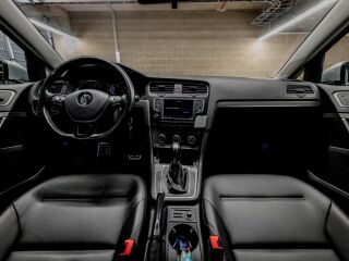 Volkswagen Golf Alltrack 1.8 R4 132кВ