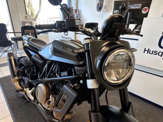 Husqvarna Svartpilen 701 1 silinder 4 takti 55kW
