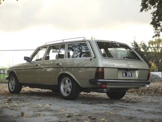 Mercedes-Benz 230 2.3 R4 100kW