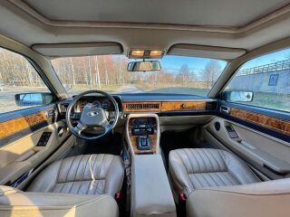 Jaguar XJ40 3.6 149kW