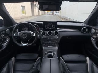 Mercedes-Benz C 63 AMG S 4.0 V8 Biturbo 375kW