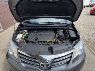 Toyota Avensis Linea Terra 1.6 97kW