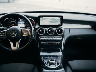 Mercedes-Benz C 300 e 2.0 235kW