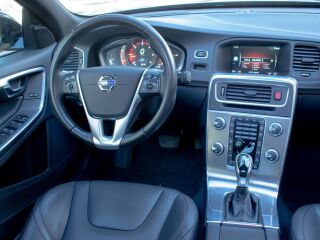 Volvo S60 Cross Country AWD Summum Intelli PRO Xenium Wn 2.4 D4 140kW