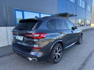 BMW X5 xDrive45e M-Sportpakett 3.0 R6 290кВ