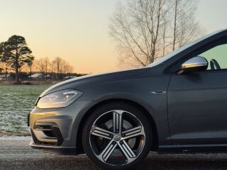 Volkswagen Golf R 2.0 R4 TSI 221kW