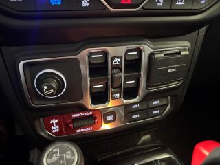Jeep Wrangler Rubicon PHEV MY23 Baltics 2.0 200kW