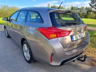 Toyota Auris 1.6 97kW