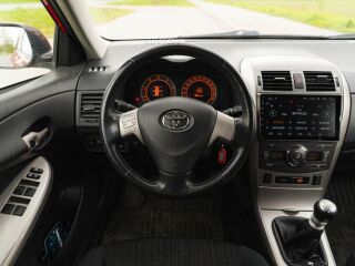 Toyota Corolla 2.0 93кВ